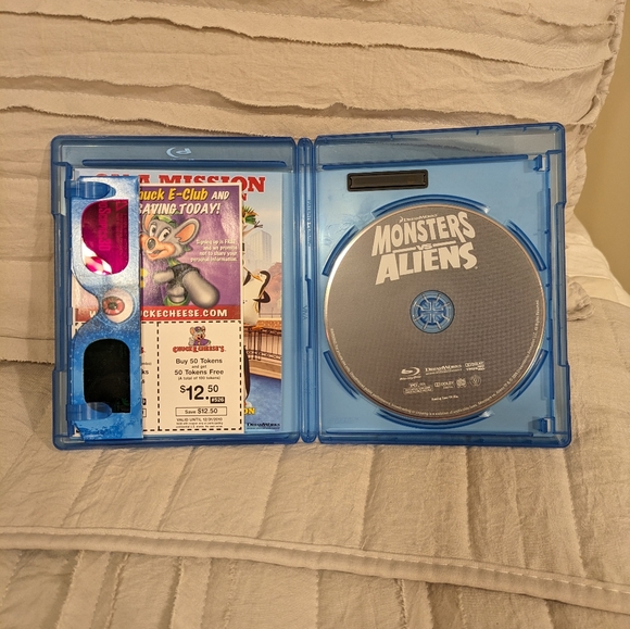 DVD Blu-ray Monsters vs Aliens - Picture 3 of 3